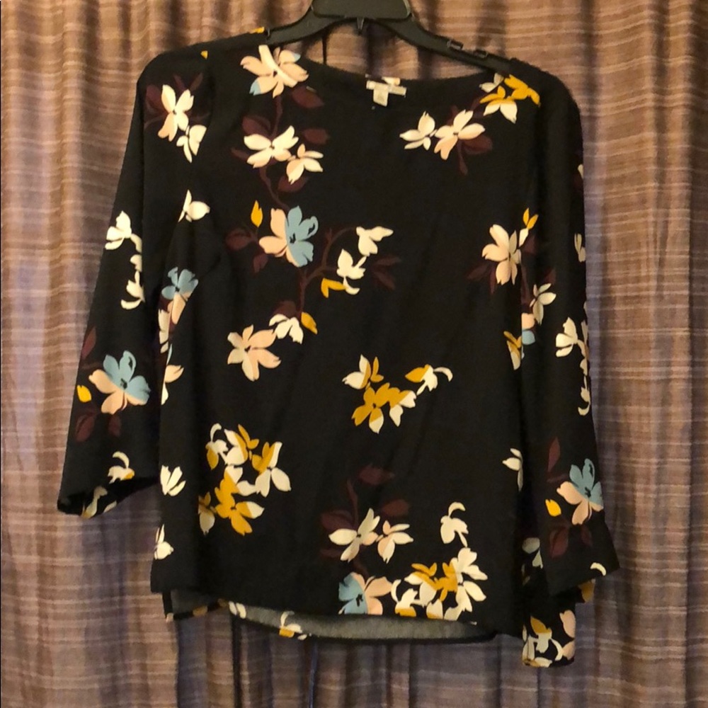 Very nice Halogen  blouse XL .